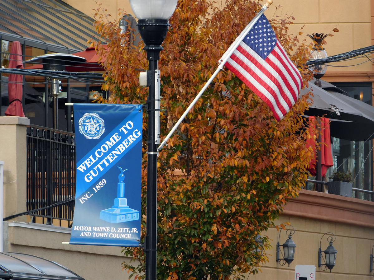 Custom Avenue Lightpole Banners - Gates Flag & Banner 